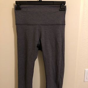 Lululemon Wunder Under Crop Leggings 21”.